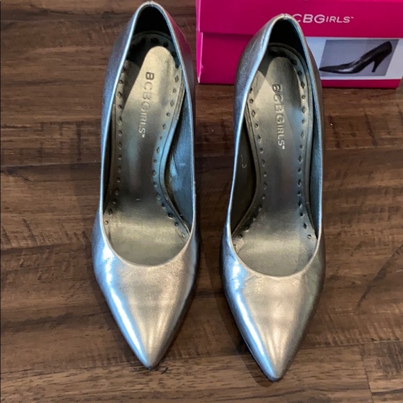 BCBG pewter metallic heels 7 - Picture 2 of 10